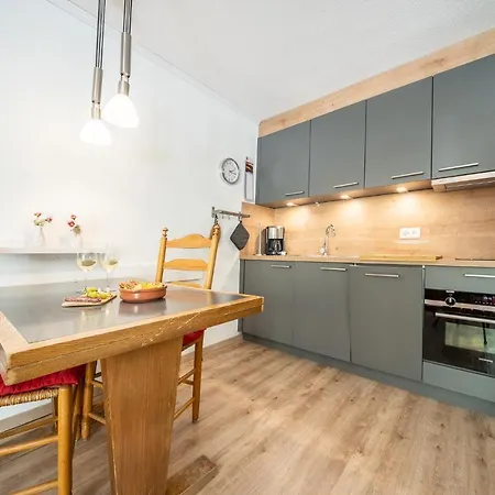 4104 Stilvoll Eingerichtetes Mit Suedbalkon Apartamento *