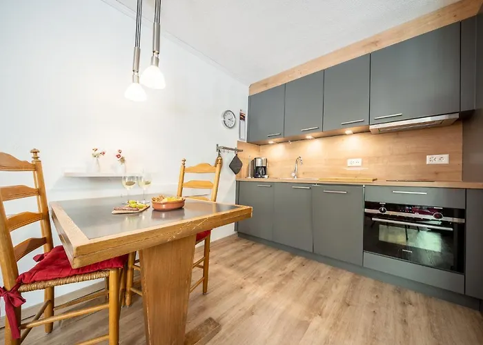 4104 Stilvoll Eingerichtetes Mit Suedbalkon Apartman *